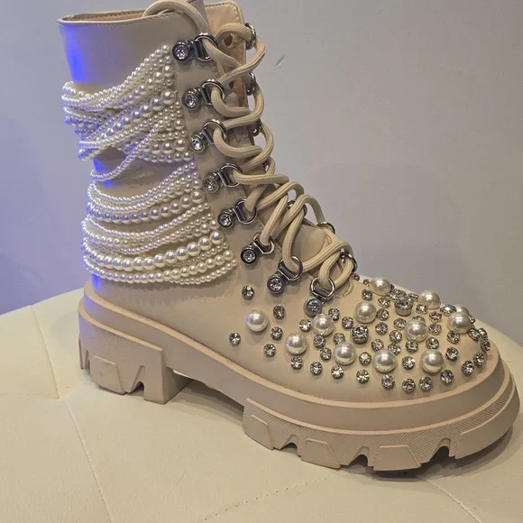 Twinkley Pearl Rhinestone hiking boot AZALEA WANG Beige Off White Shoes  6 1/2 - Picture 2 of 7